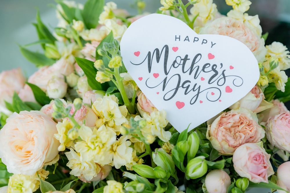 Mother’s Day Gift Guide: Unique Experiences for Mom