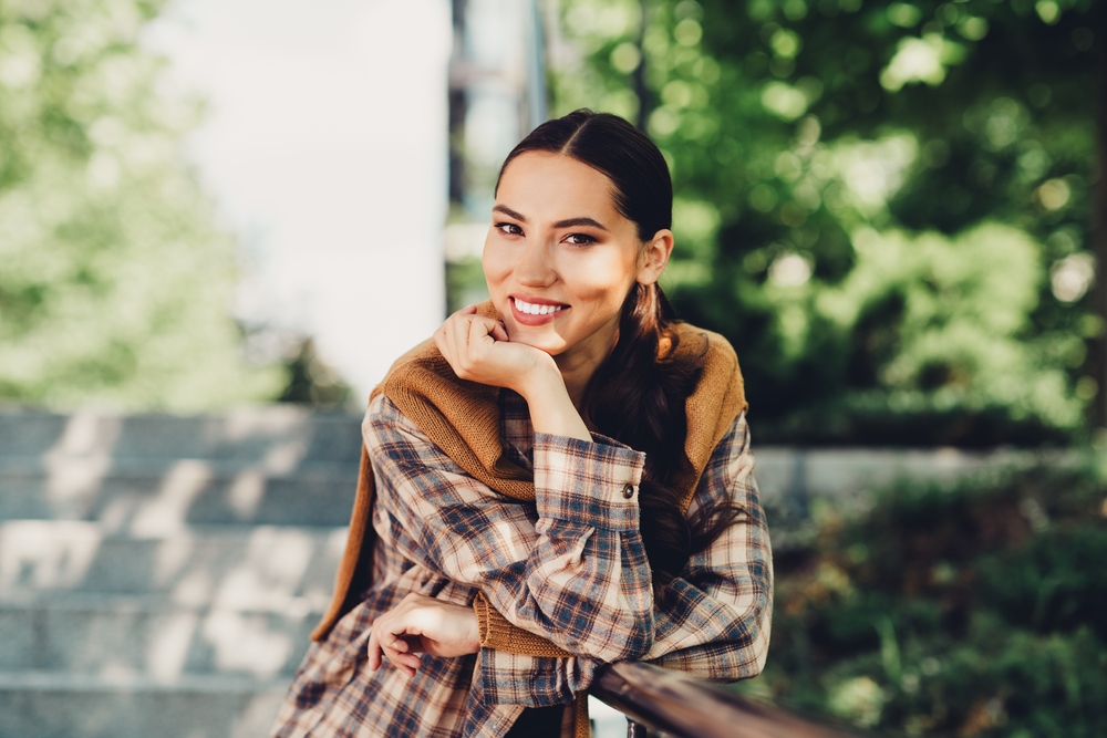 How to Dress for Fall When It’s Still 80 Degrees Outside